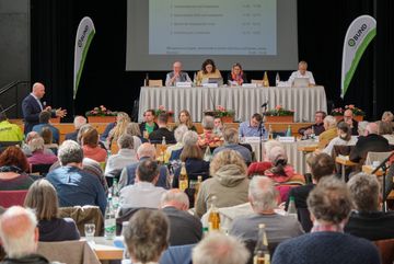 Die Landesdelegierten stellten bei der LDV 2024 Fragen zu umweltpolitischen Themen an den Umweltminister Ingmar Jung.